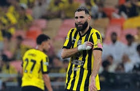 曾仁和圣诞夜戴「红帽」! 加盟龙队曝心声：签约当天就期待新球季